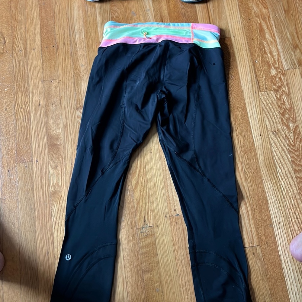 Black lululemon cropped leggings